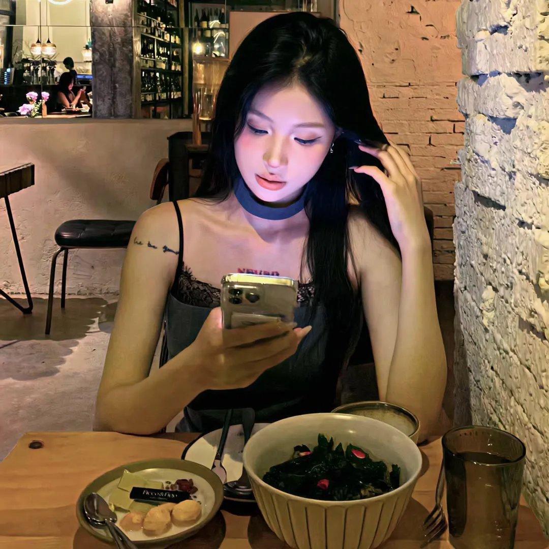 下午一点的她